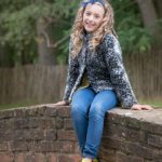 child-photo-shoot-girl-on-bridge