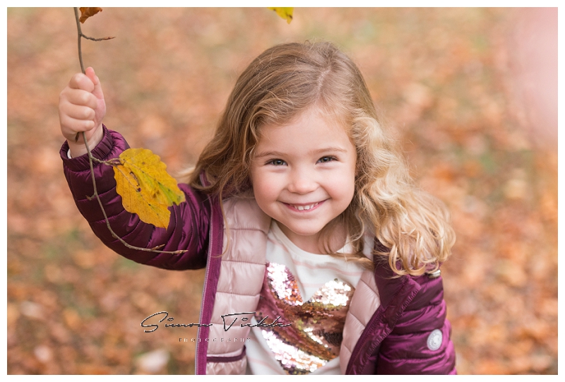 autumnal woodland family photoshoot mansfield nottinghamshire